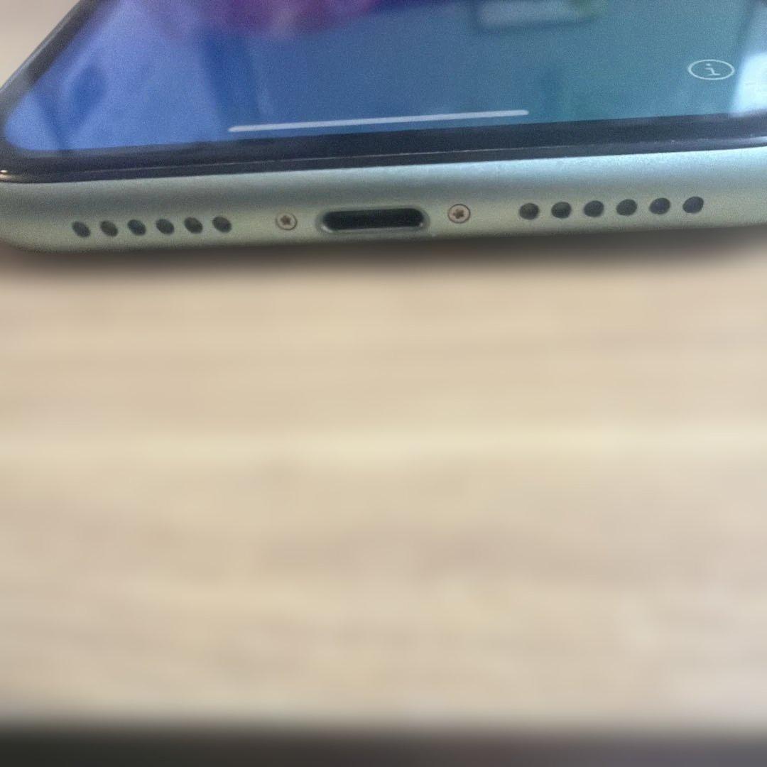 iPhone11 64ギガ　グリーン