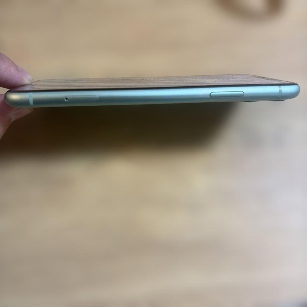 iPhone11 64ギガ　グリーン