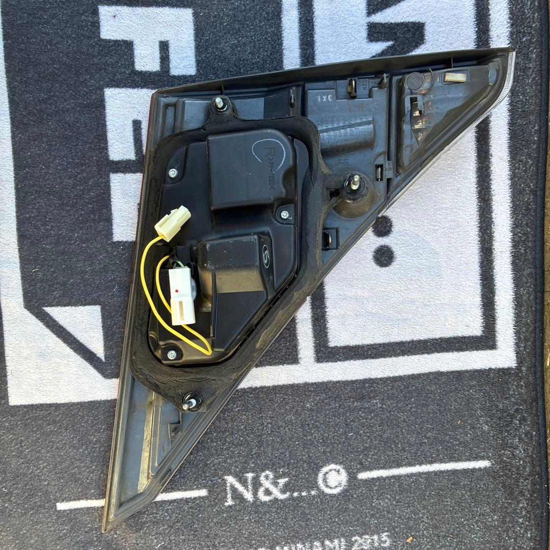 ヴェルファイア　20系　テールランプ 左右セット 赤/クリア