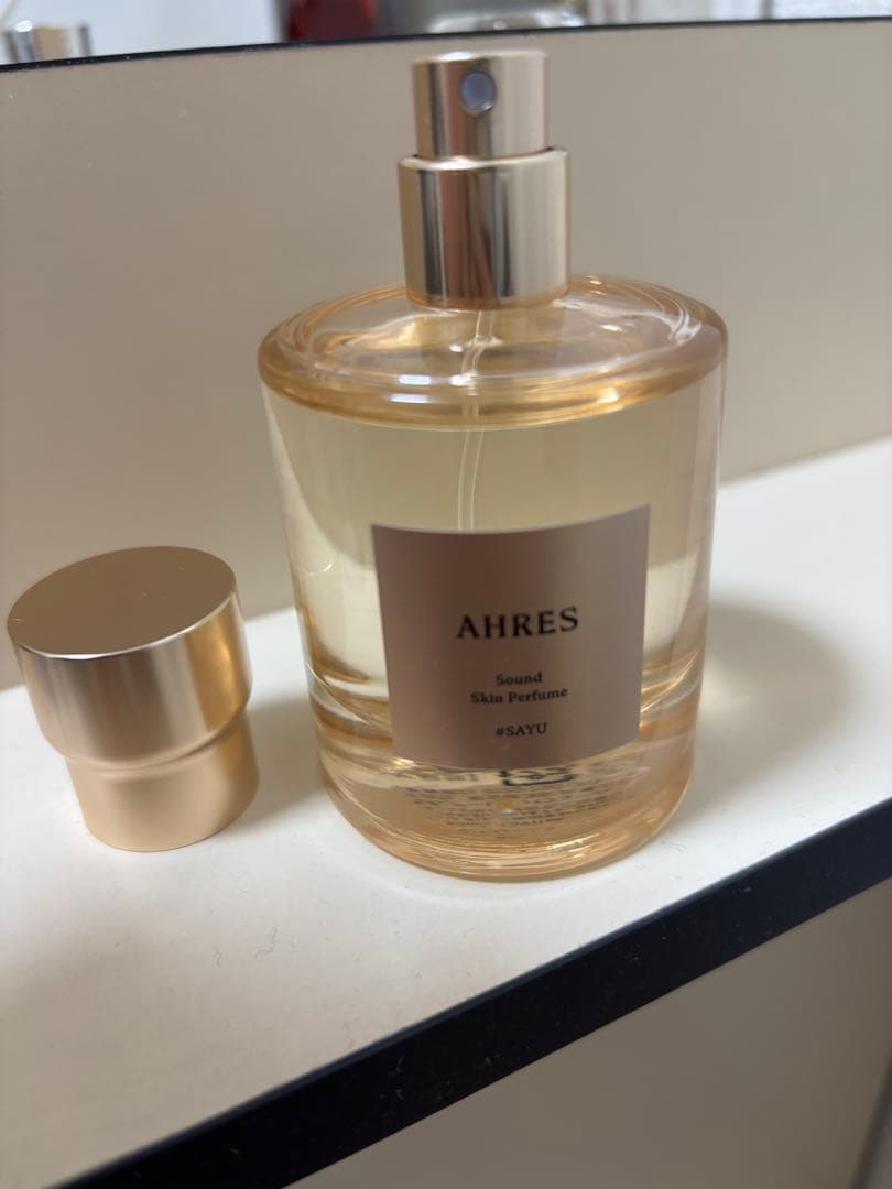 AHRES 香水　sayu