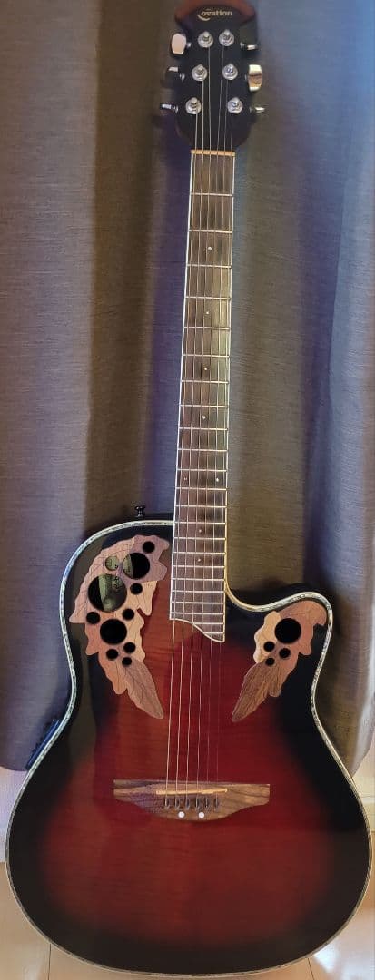 オベーションのエレアコギター CELEBRITY CC-44