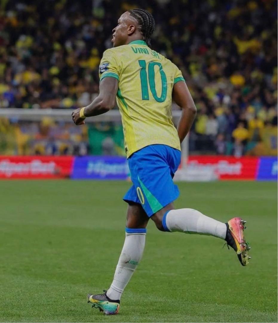 【新品未使用】ナイキ マーキュリアルヴェイパー 16エリート \"ViniJr\"