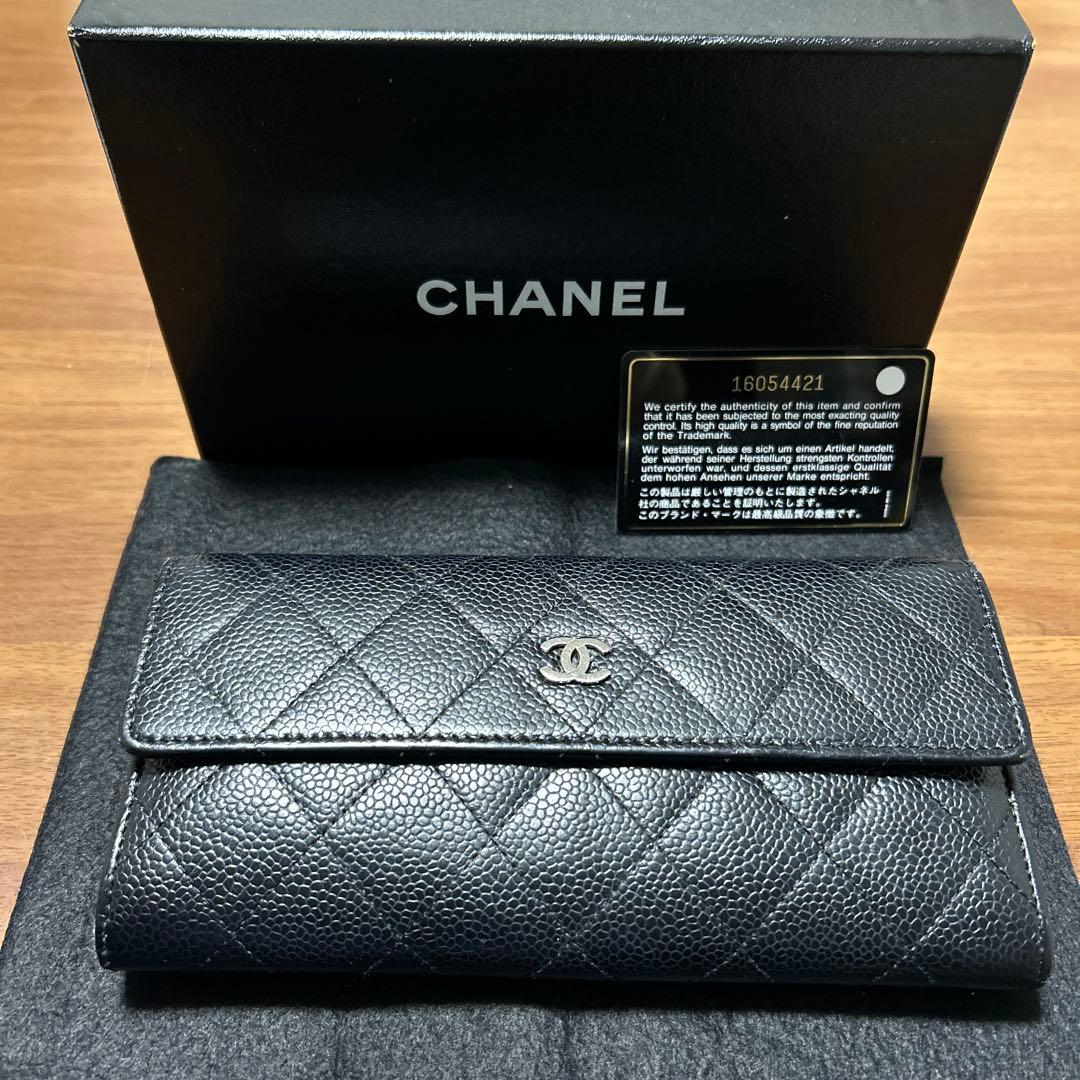 CHANEL キャビアスキン長財布