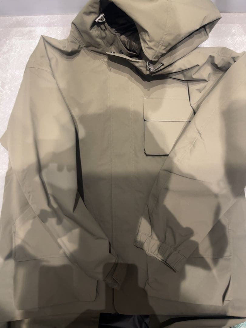 早い者勝ち　GU エンジニアードガーメンツ パデッドシェルパーカー　L