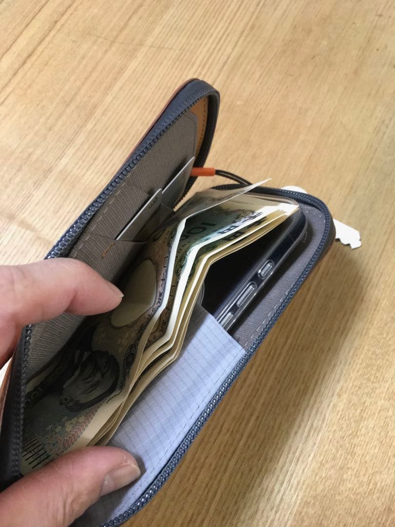 ベルロイ財布スマホケース　Venture Phone Pocket Plus