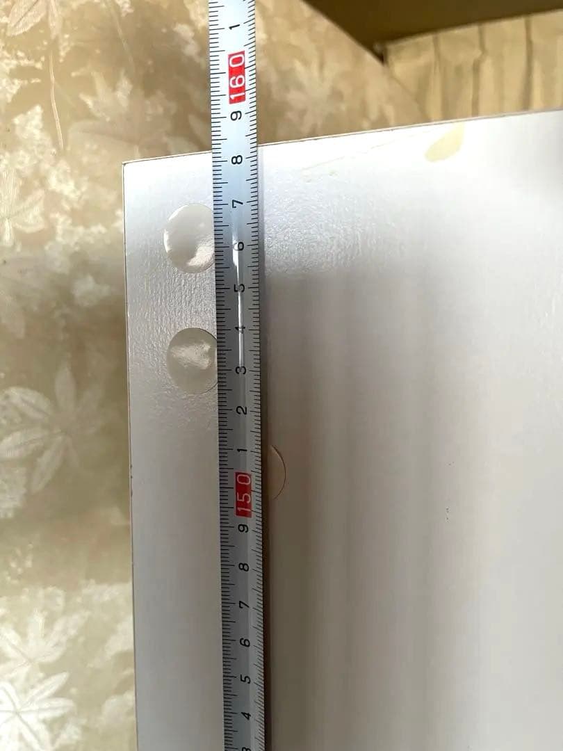 ホワイト木製キッチンカウンター 左右ガラス棚付き