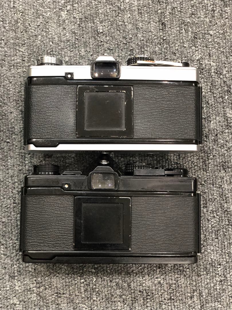 Olympus OM-2 シルバー ブラック フィルムカメラ　2個　002