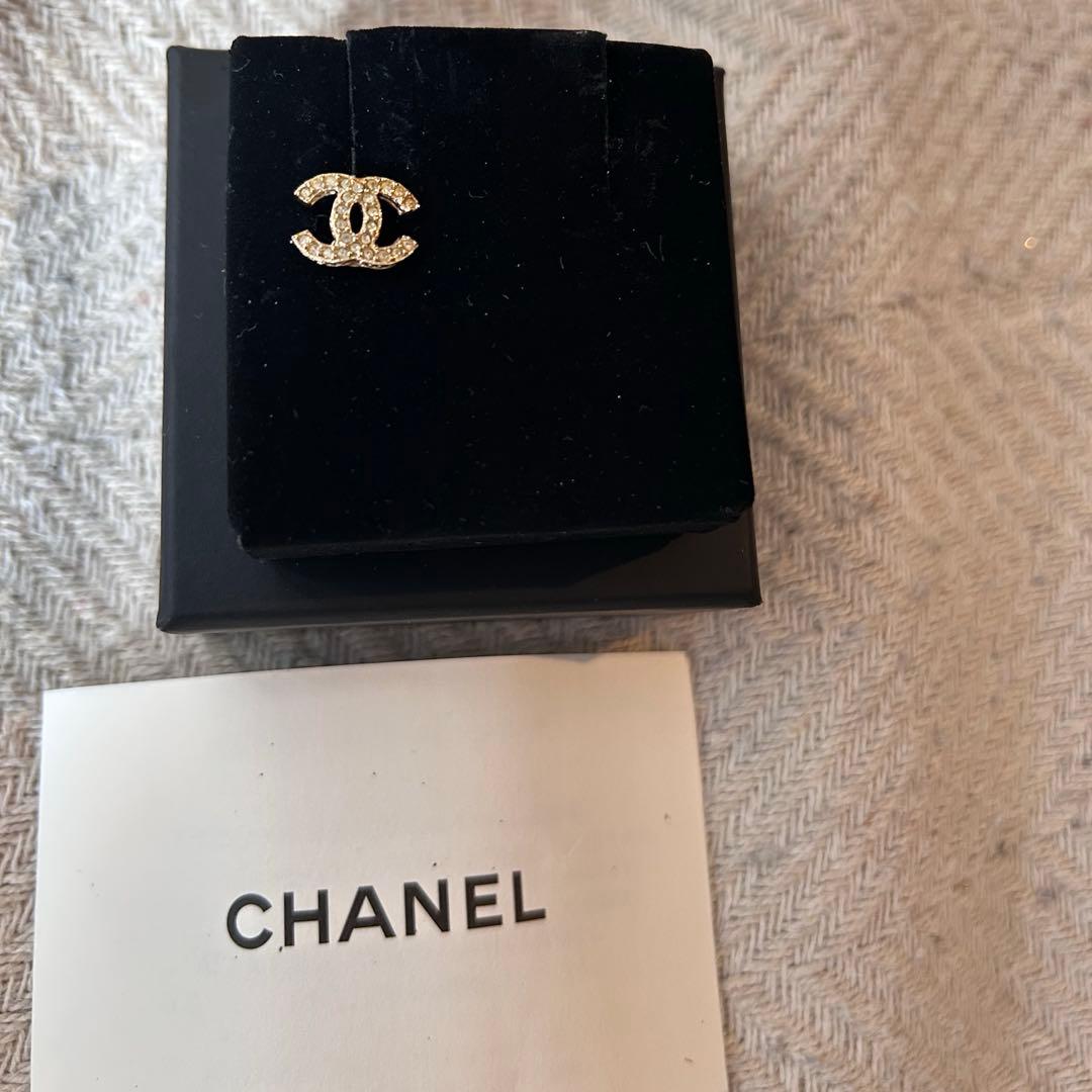 CHANEL ゴールド CCロゴ ピアス(片耳用)