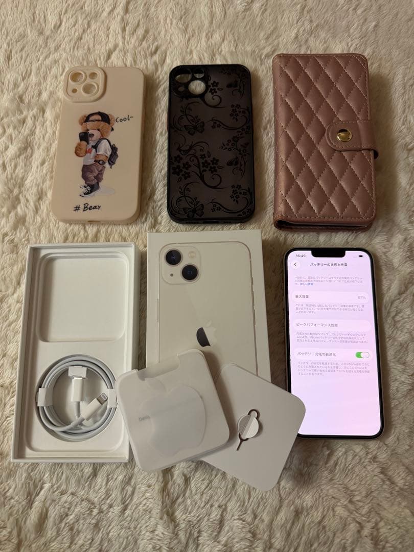(バッテリー87%)Apple iPhone 13 本体 女性使用ケース３点付