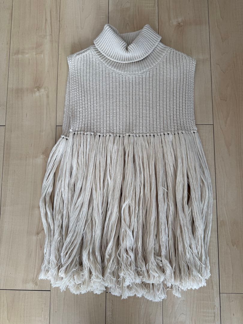 HYKE アイボリー フリンジ ニットベスト