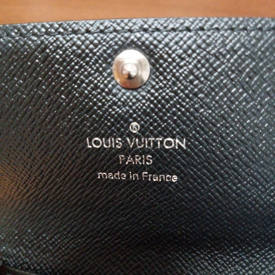 ルイ・ヴィトン。美品ダミエグラフィット、ミルテックレ6連キーケース