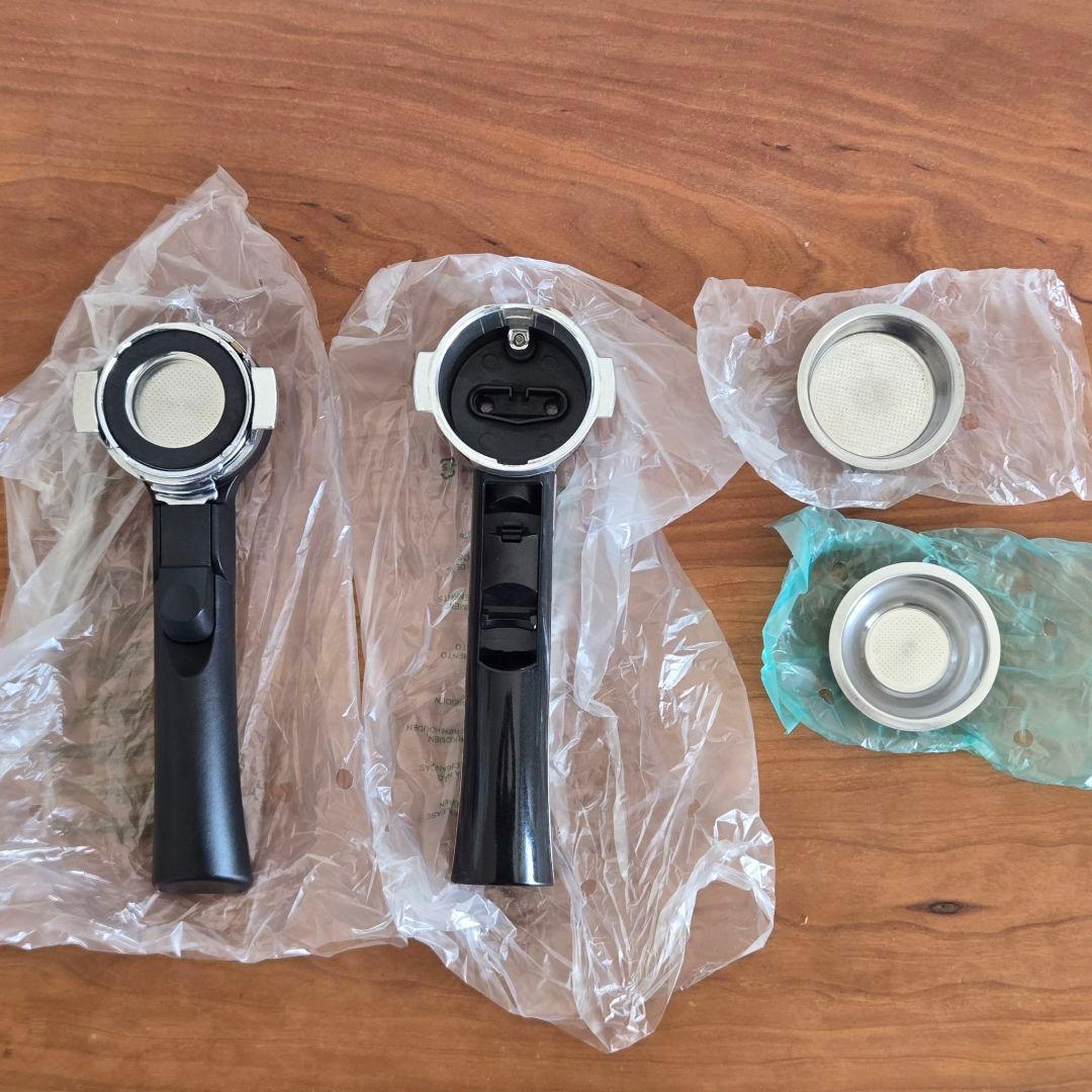 DeLonghiデロンギ　ECO310W エスプレッソメーカー