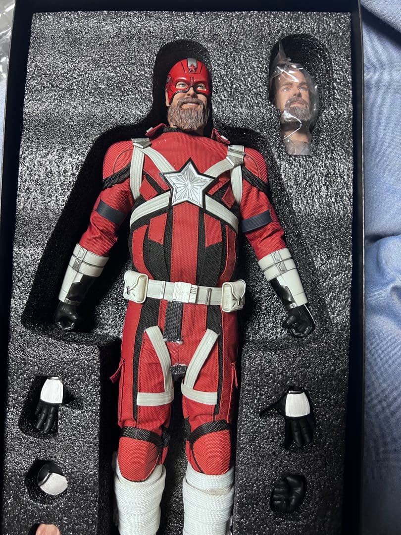 レッドガーディアン　1/6フィギュア