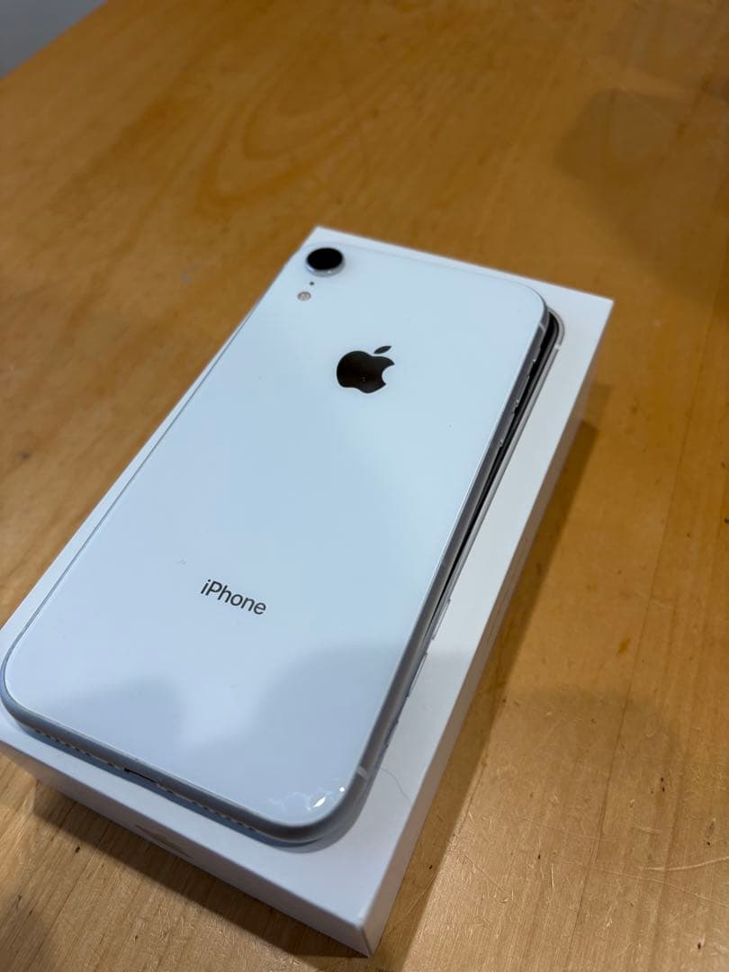 iPhone アイフォン テンアール iPhoneXR 本体　ホワイト