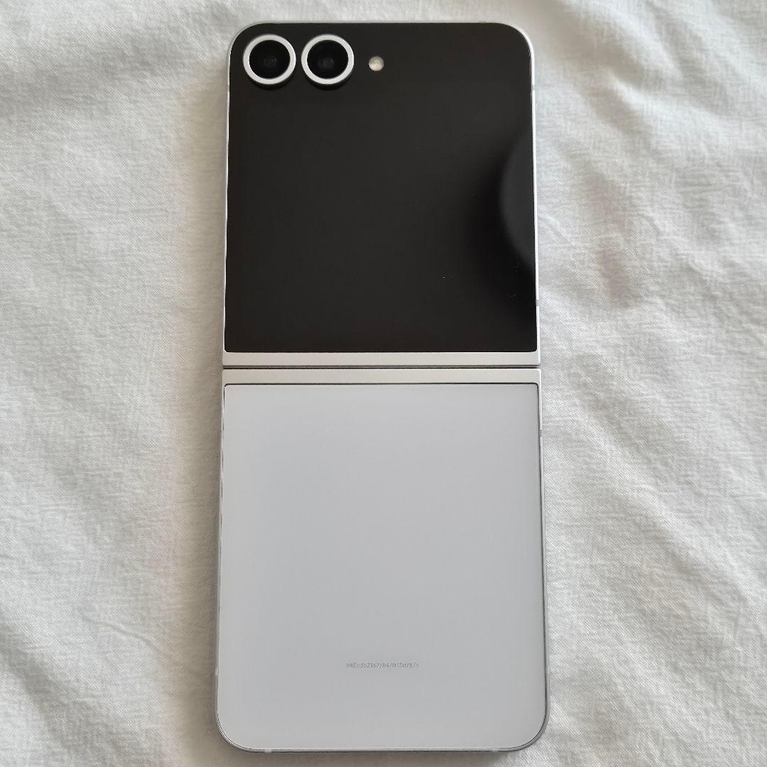 Galaxy Z Flip6 ホワイト国内版