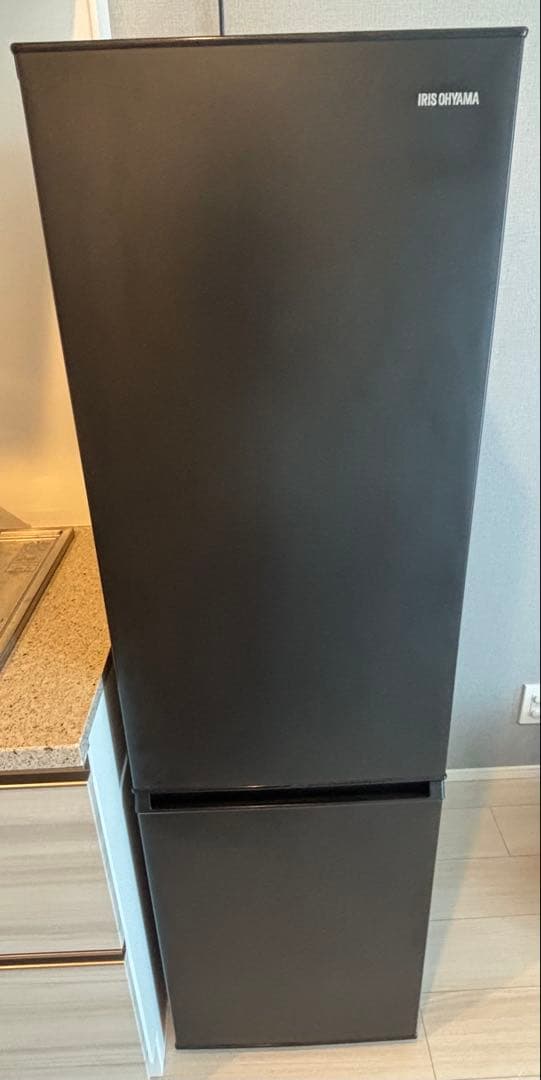 ドンドン　アイリスオーヤマ　冷蔵庫 170L スリム IRSD-17A-B