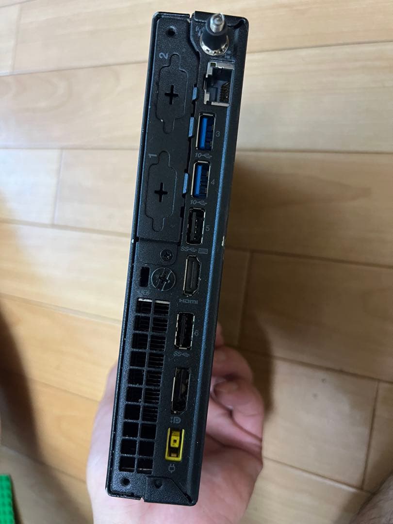 Lenovo ThinkCentre M720q ミニPC