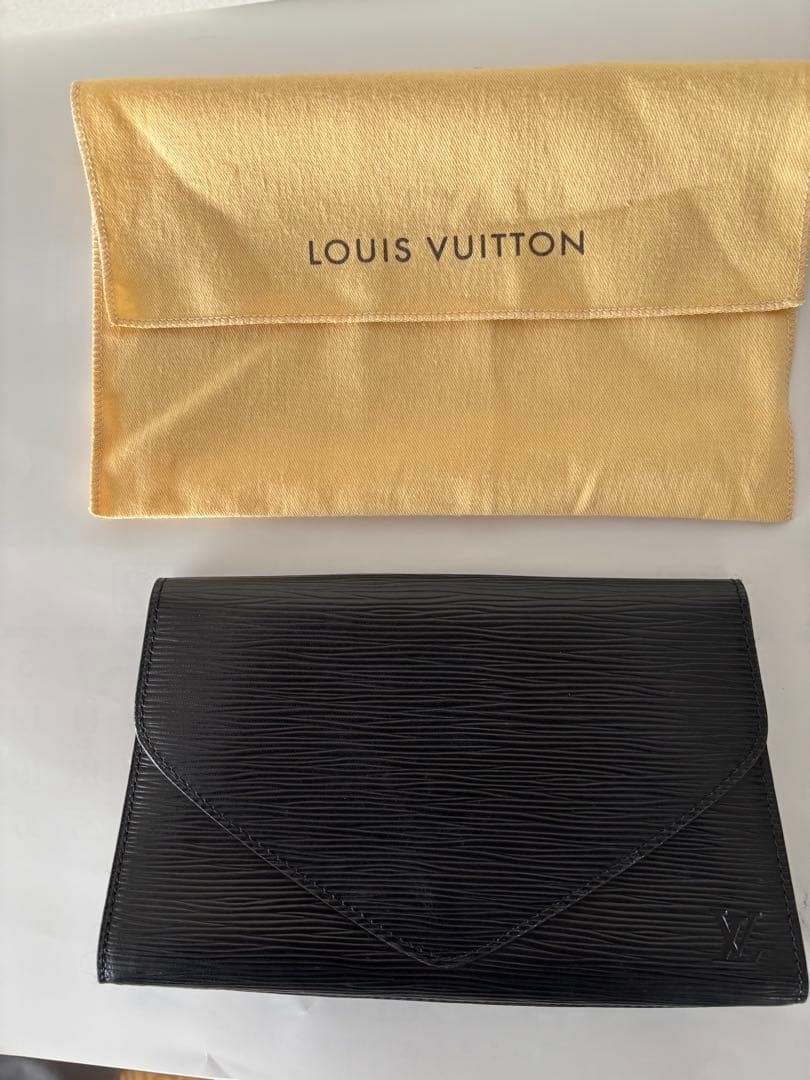 LOUIS VUITTON ブラック クラッチバッグ