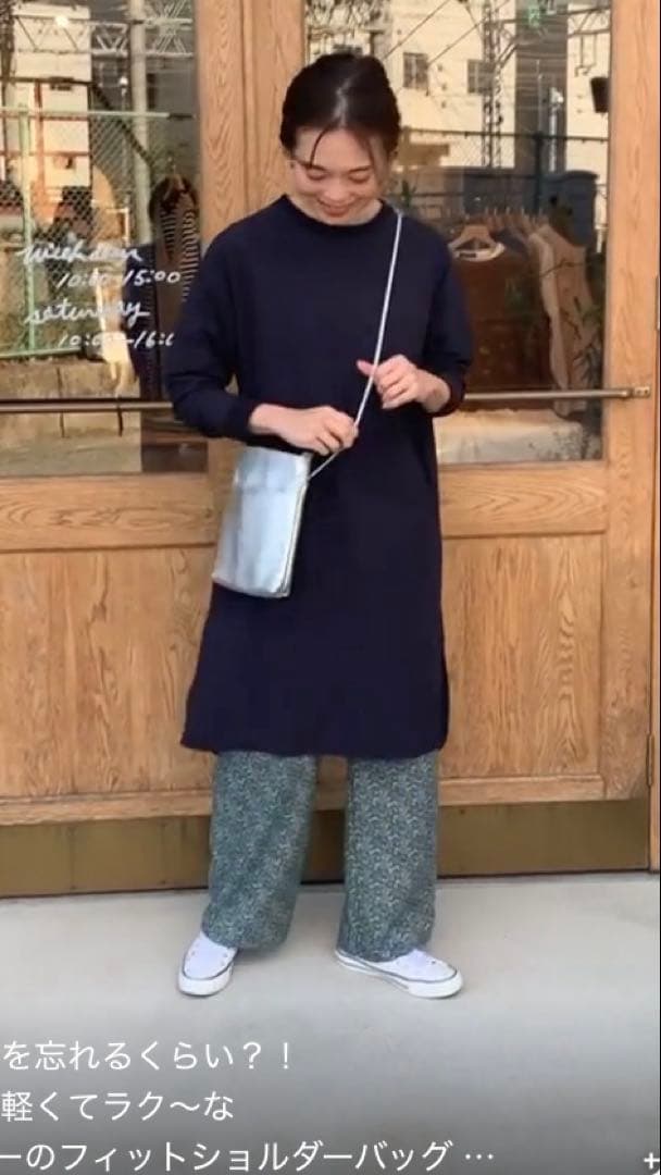 アワーホームOUR ハリ感素材のチュニック丈プルオーバー　ダークネイビー