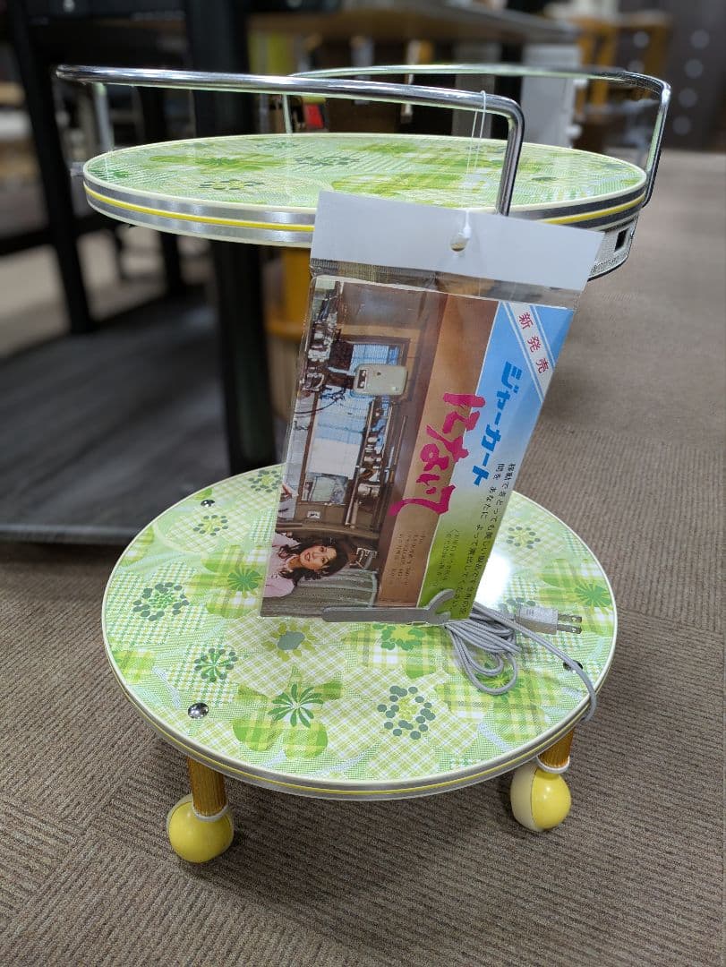 かわいい 昭和レトロ レトロポップなキッチンワゴン サイドテーブル 緑 花柄