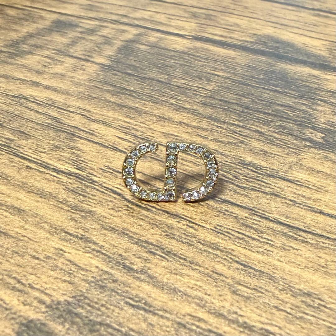 Dior クリスタルロゴピアス(片耳用)