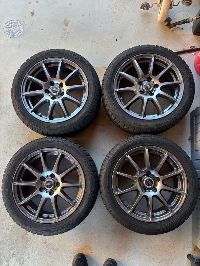 VOXYヴォクシー80 スタッドレスタイヤ セット