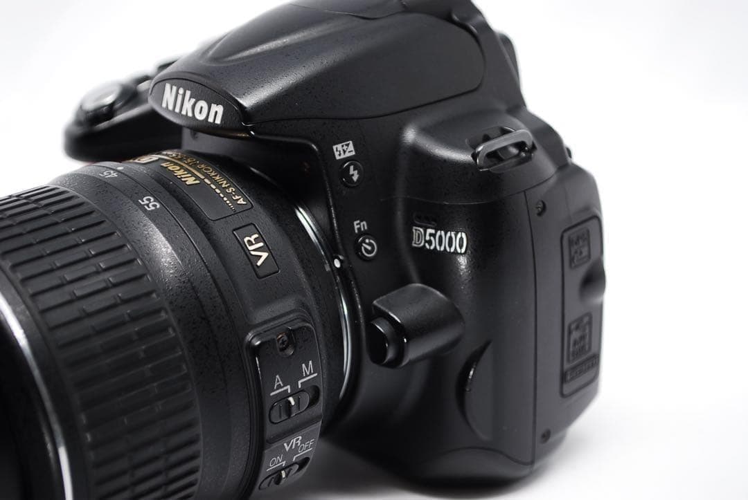 コンディション良好✨Nikon D5000✨ 手ぶれ補正レンズ付✨一眼レフ✨