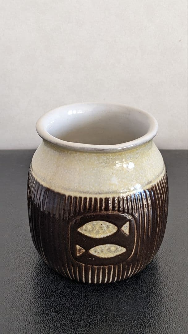 ウプサラ エクビー　フラワーベース　マリシムルソン　Mari Simmulson