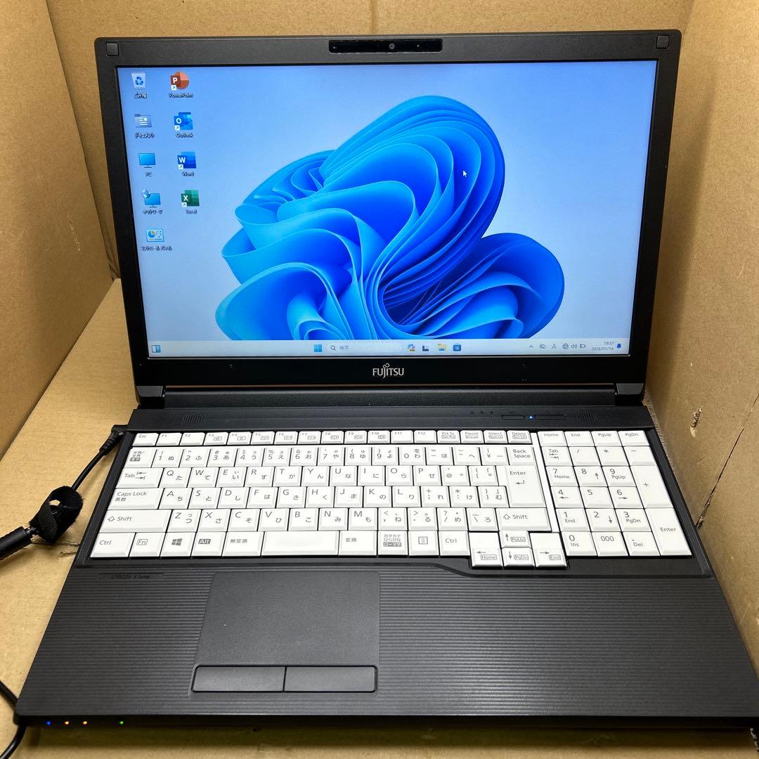 富士通 LIFEBOOK A579 15.6型8GB SSD256GB