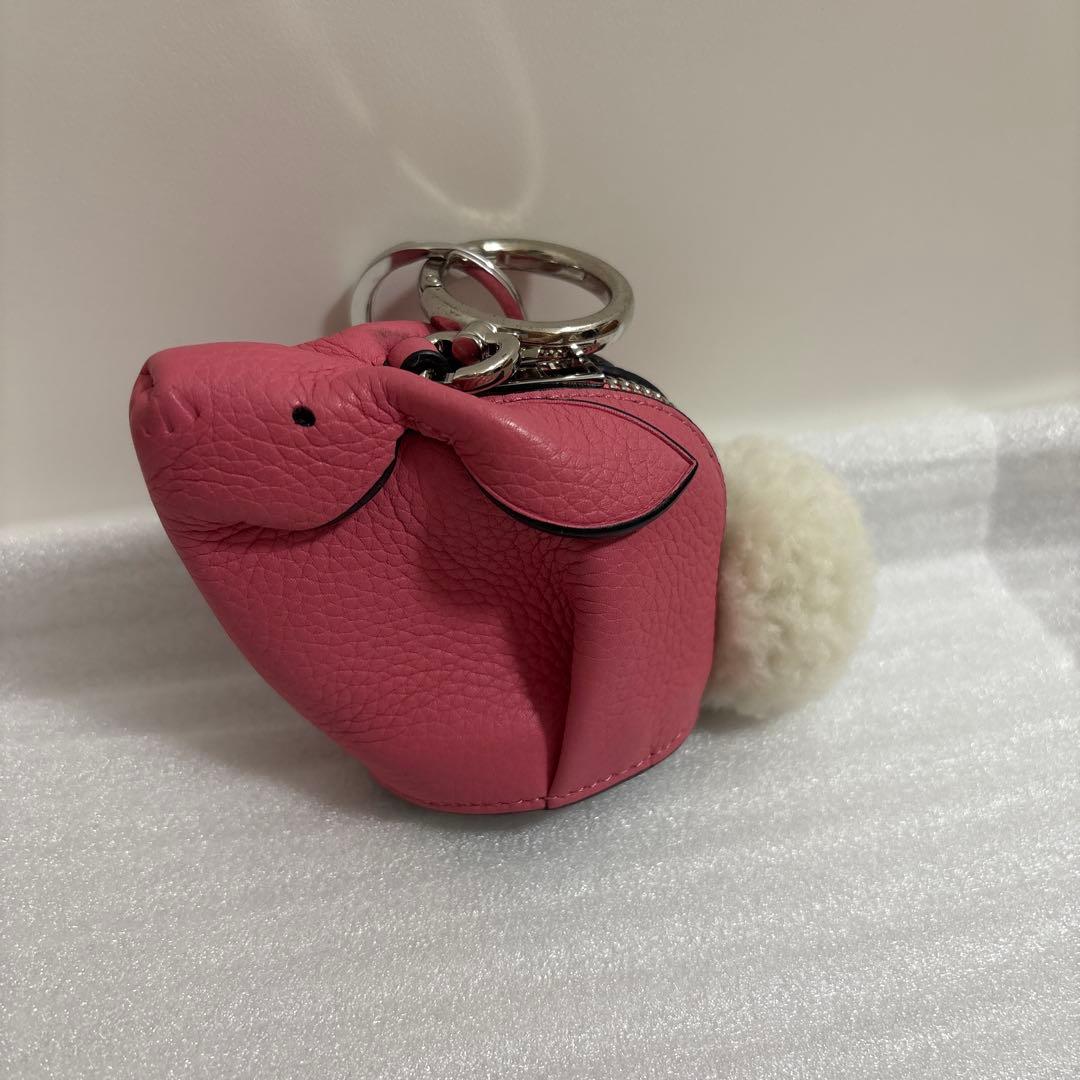 loeweロエベ　ウサギ型ピンクレザーケース