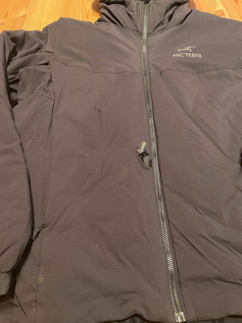 【訳あり】の為低価格出品　ARC'TERYX アウター　ブラック