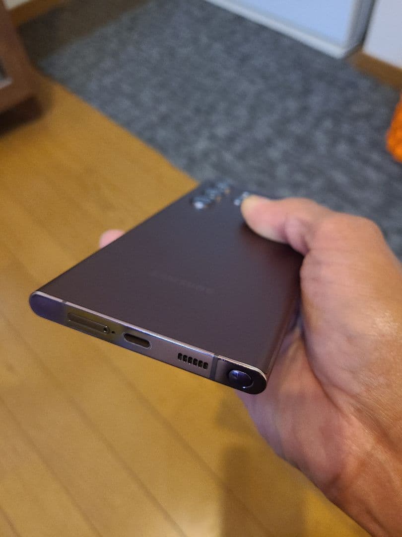 Samsung Galaxy S22 Ultra 本体　シムフリー　ケース付き