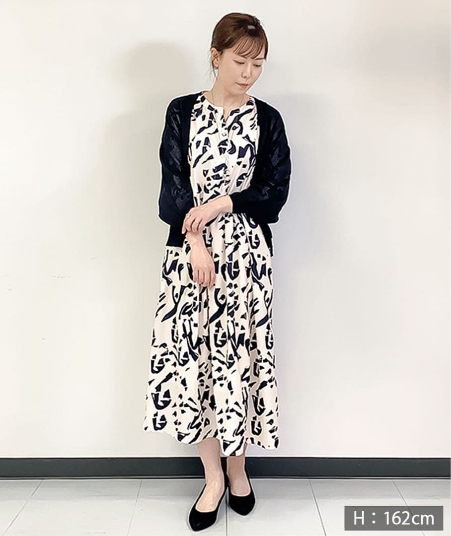 新品アルファベッツアルファベット抽象柄 七分袖シャツワンピース