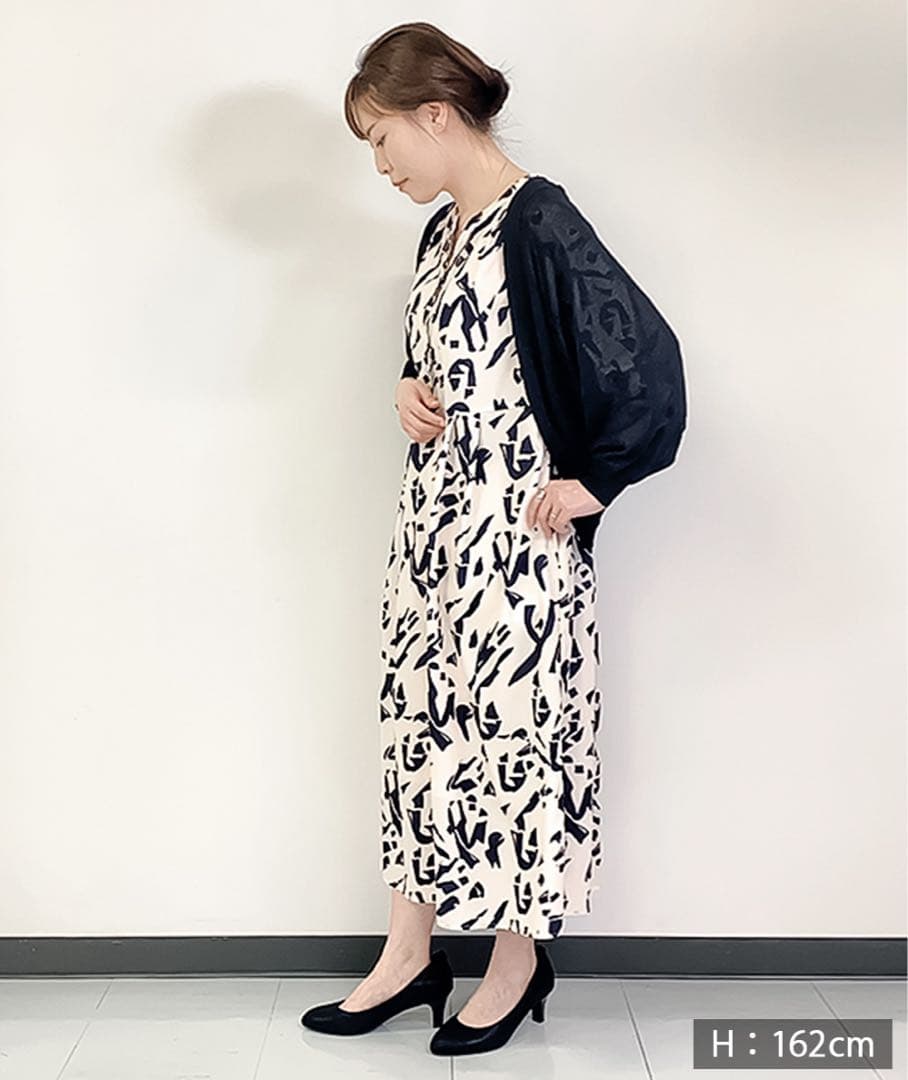 新品アルファベッツアルファベット抽象柄 七分袖シャツワンピース