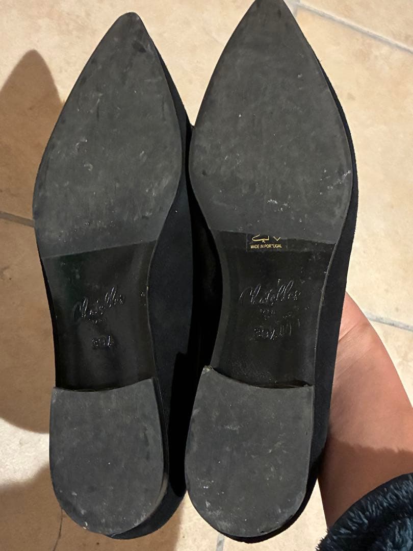 Chatelles /ポインテッドトゥ /フラットシューズ /黒