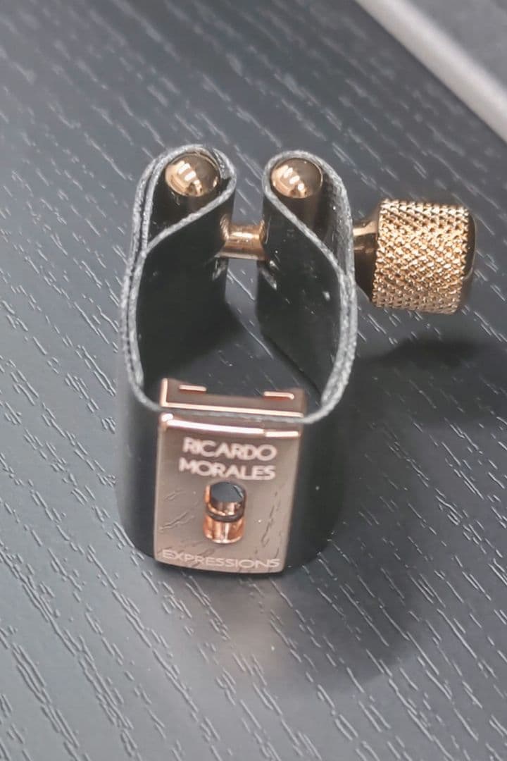 リカルド・モラレス【エクスプレッションズ】ローズゴールド　リガチャー