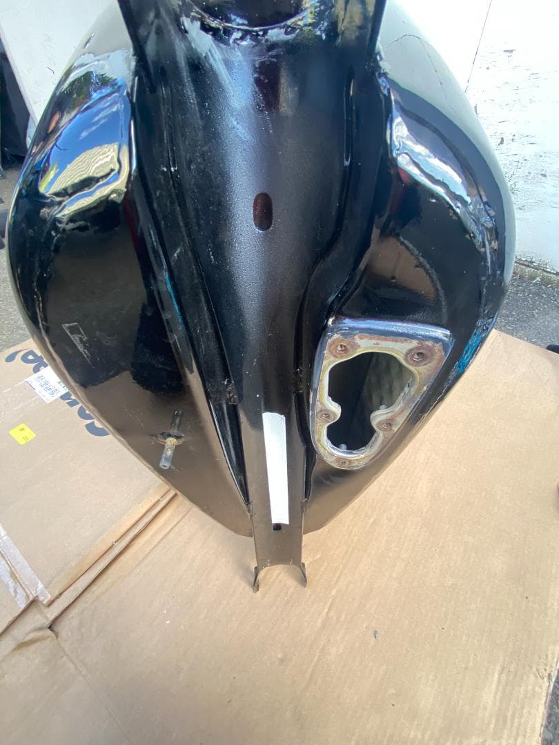 スポーツスター　ハーレー　ダイヤモンドカスタムタンク　3.3ガロン　凹凸柄