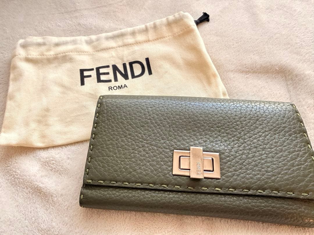 FENDI オリーブグリーン 長財布 保存袋付き