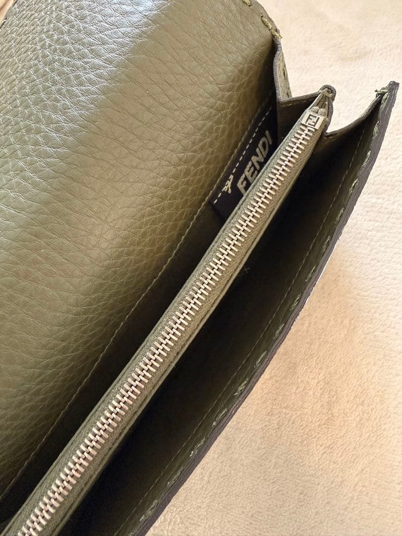 FENDI オリーブグリーン 長財布 保存袋付き