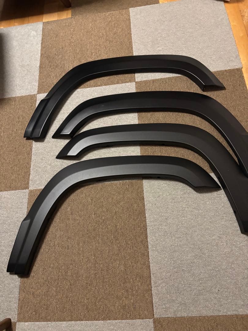 ショーワガレージJB64 AES ワイドフェンダー　フロント側新品、リア側中古品