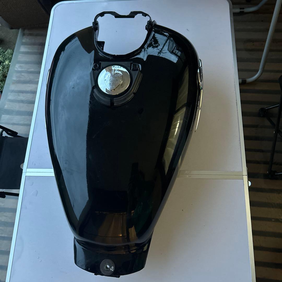 マグナ250 純正タンク　純正ステッカー付き 　値下げ可　5000円値下げ中