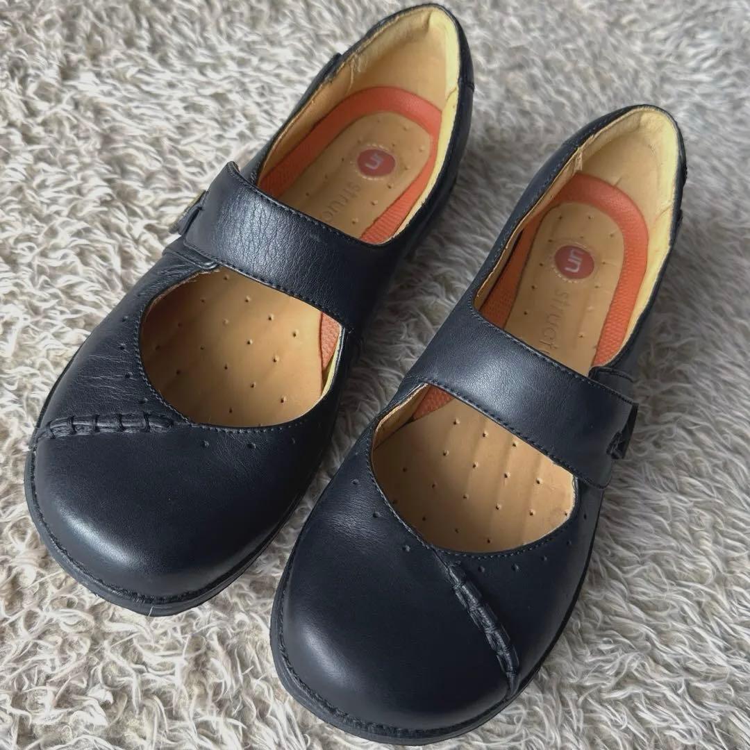 Clarks〈クラークス〉 本革　レザー　コンフォートフラットシューズ　ブラック
