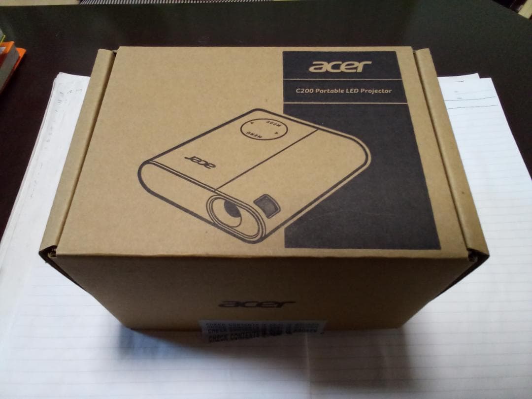 Acer LEDモバイルプロジェクター C200