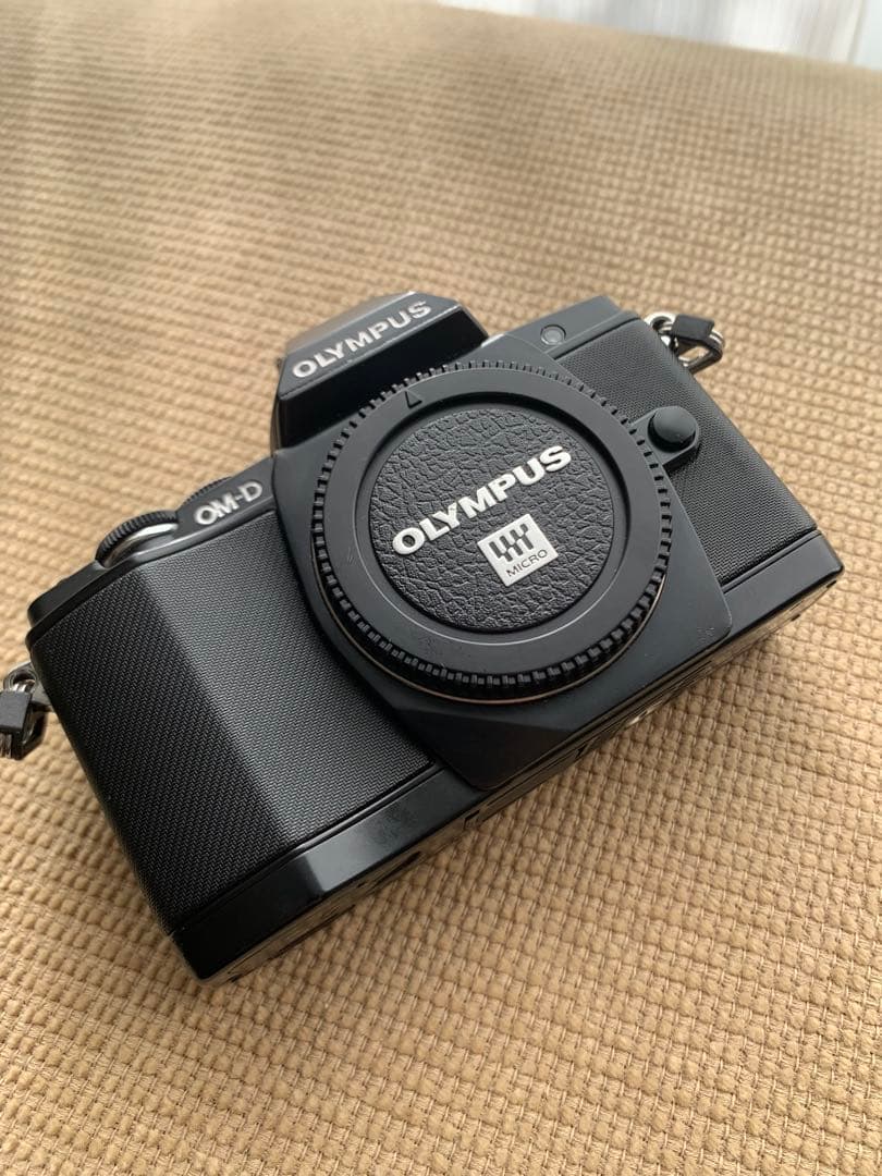 OLYMPUS OM-D E-M5 ブラック