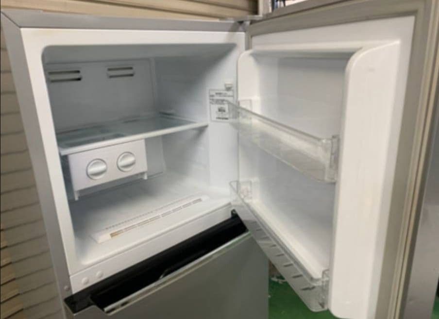 決まりました Hisense 2ドア 冷凍 冷蔵庫 227L 2018年製