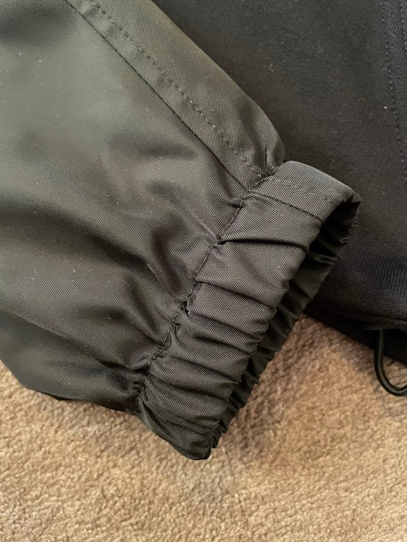 NSプラダ　pradaブラックフードパーカー