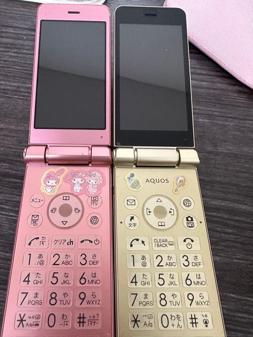 AQUOS 折りたたみ式携帯電話 ピンク ゴールド