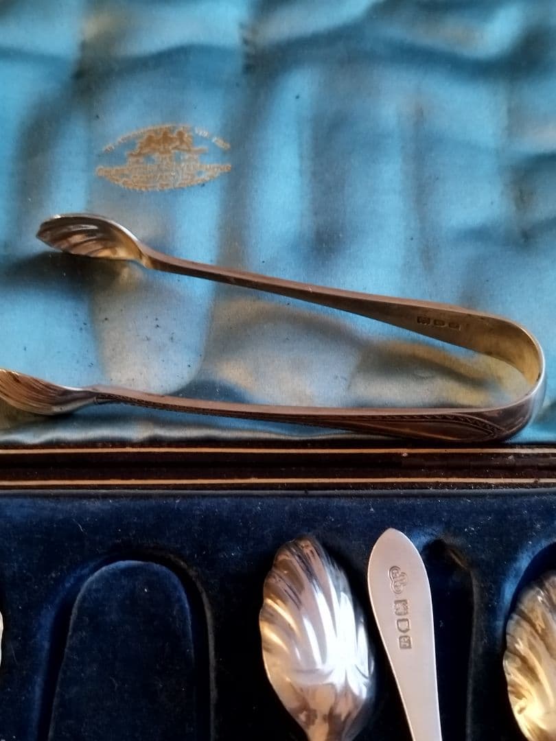 英国アンティーク　純銀製スプーンセット 6本+トング