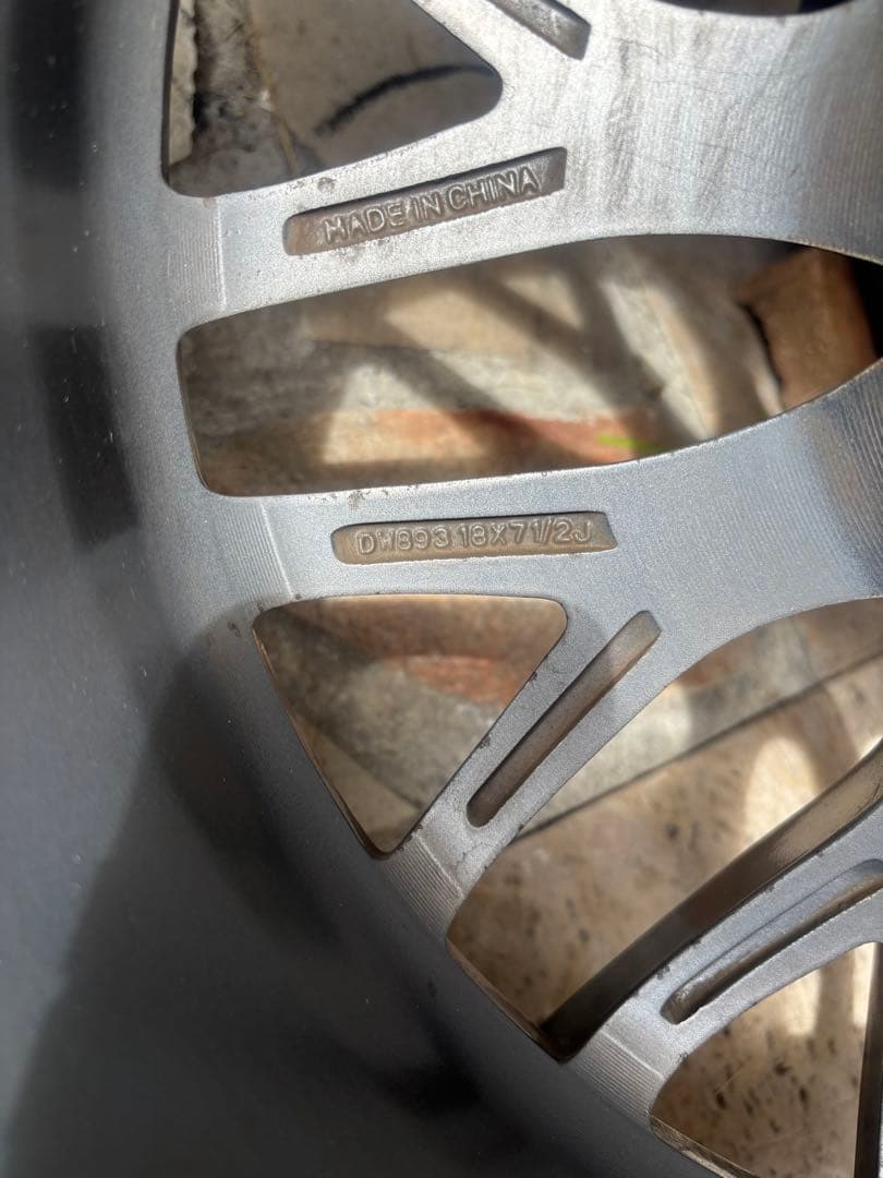 18インチ ロクサーニ、アルミホイールセット 多スポーク