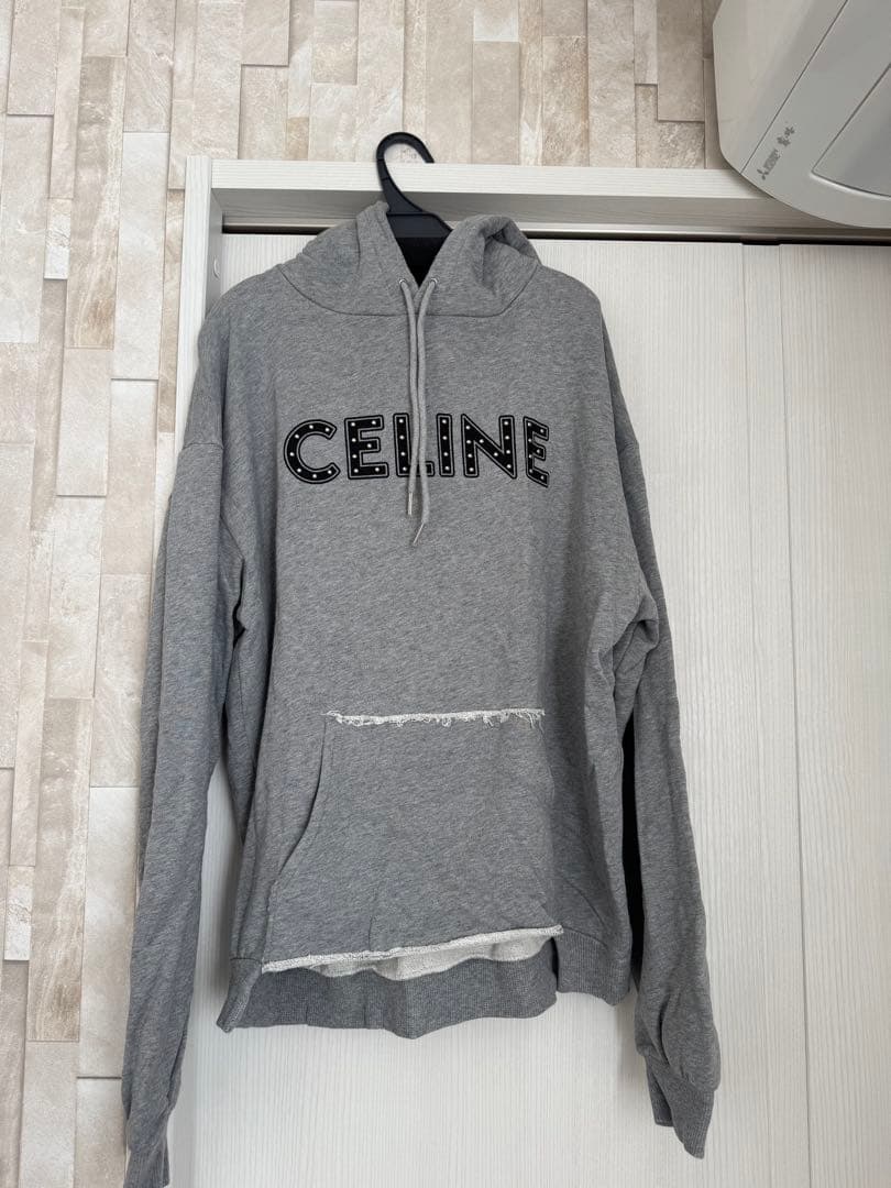 セリーヌ　スタッズ付きパーカー